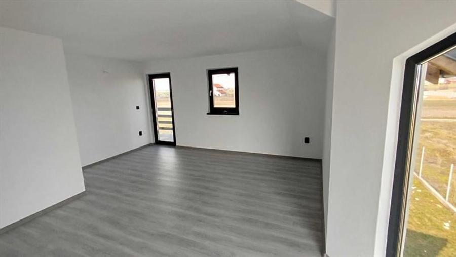 Casa Parter + Etaj, "la gata", toate utilitatile, cu 600mp teren