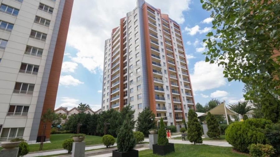 REA1029806 Triplex superb renovat I In City