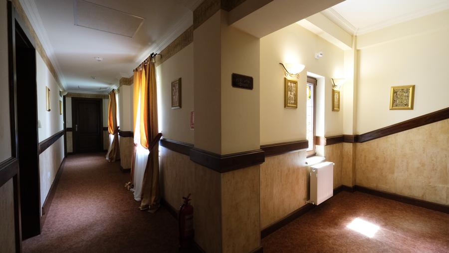 Vanzare hotel in zona superba de munte cu priveliste incredibila din camere