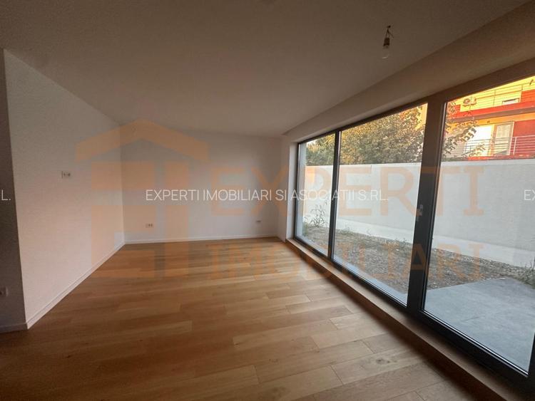 Vilă de vânzare pe malul lacului | in zona Mamaia Nord | 0% Comision - 2