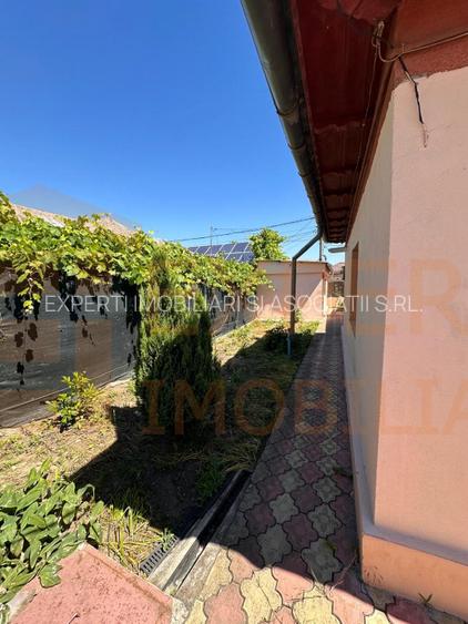 Casă 4 Camere de vânzare în zona  KM 5 - Constanța | Teren 520 mp - 18