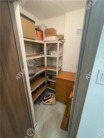 Apartament 3 camere decomandate balcon zona Vasile Aaron din Sibiu