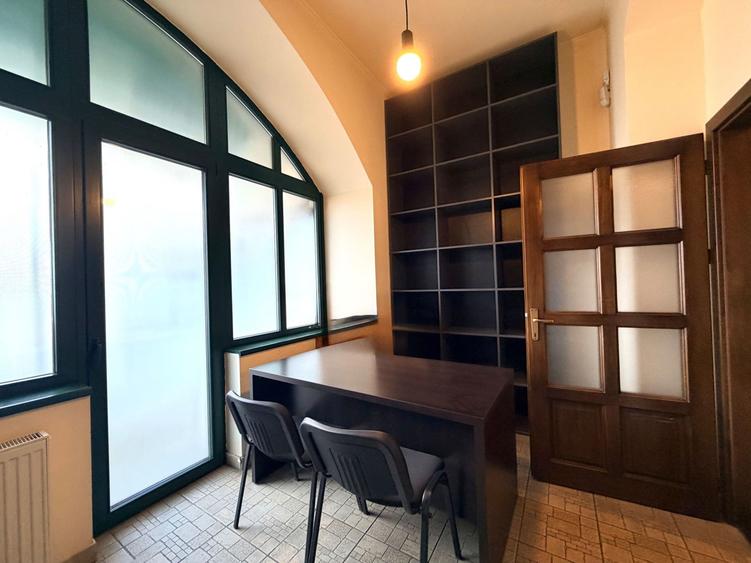 4 camere Ultracentral - Piața Unirii, ideal birouri, parcare in curte
