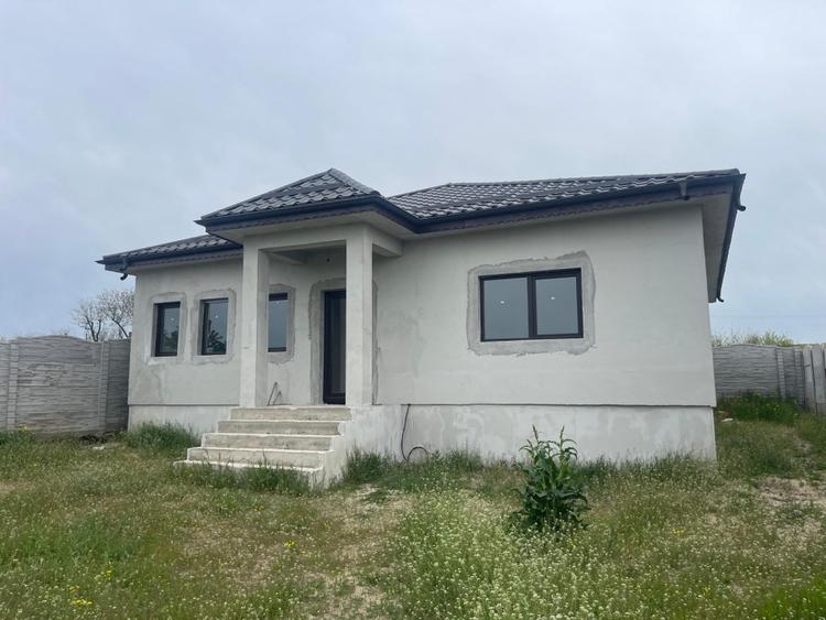Casa parter, 129 m utili, 450 mp, zona Malu Mare