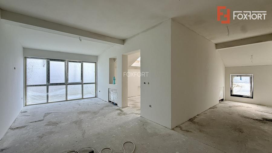 Casa individuala de vanzare, 8 camere + 4 bai - Mosnita Veche - 19