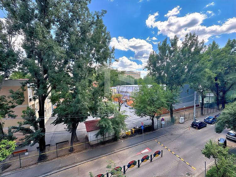 3 camere et 3 bloc 1981 2 băi Centrală proprie Metrou Gorjului 7 min