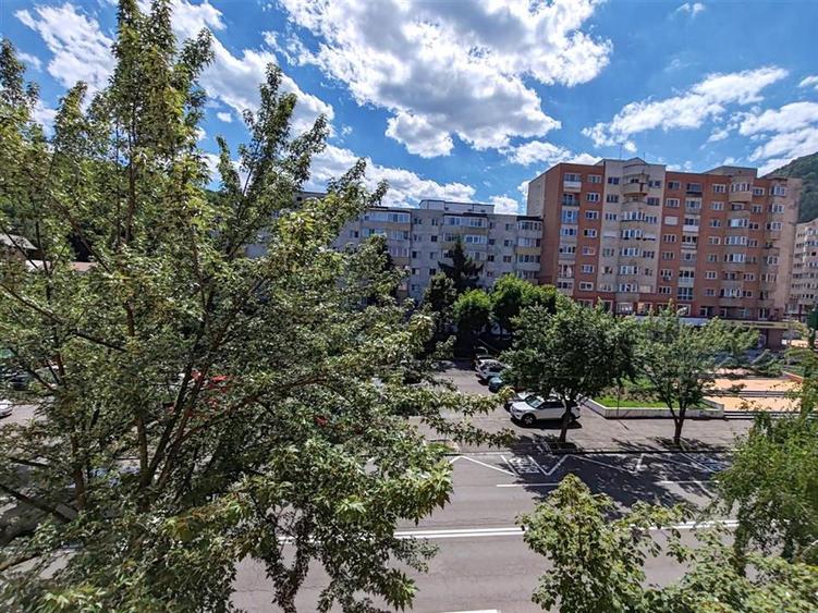 Apartament decomandat cu 2 camere Racadau, renovat recent