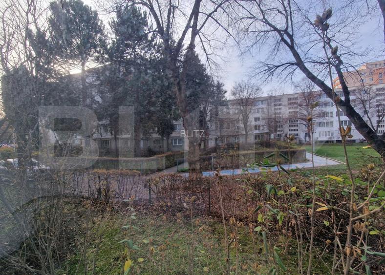 Apartament cu 3 dormitoare, 2 bai, boxa mare, parter inalt, balcon, Manastur