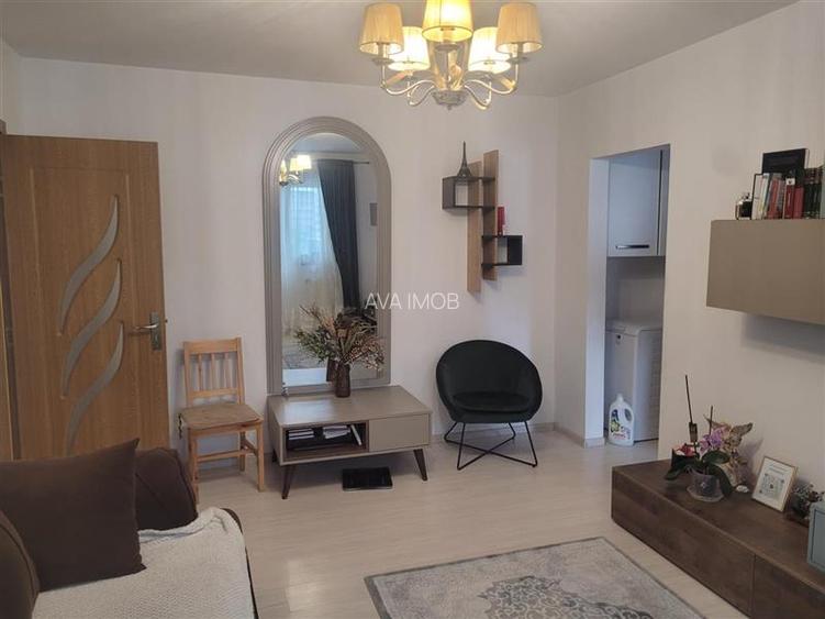 Apartament 3 camere semidecomandat, zona Orizont - 4