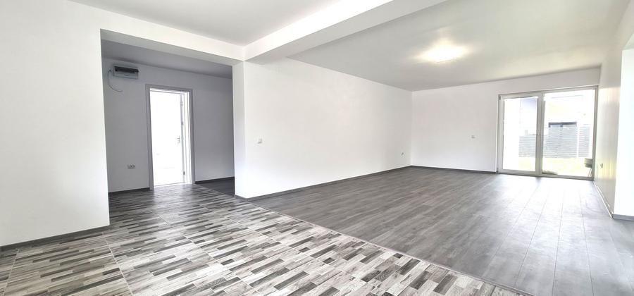 Casa 4 camere (nemobilata, neutilata) cartier Izvor Tarlungeni Brasov