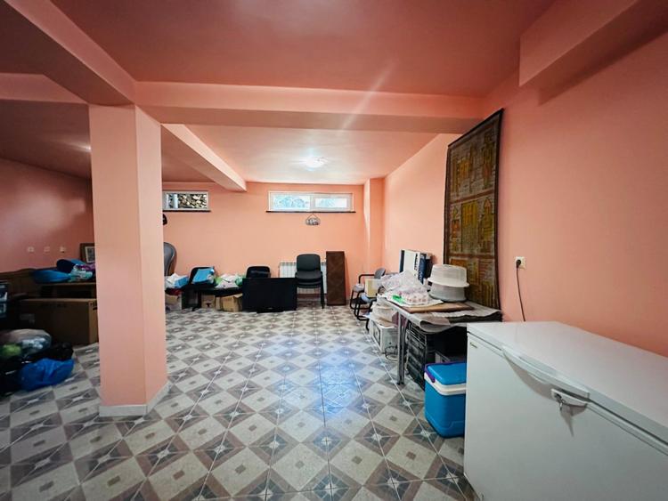 Casă de vânzare – 6 camere – Str. Dărmănești, Piatra Neamț