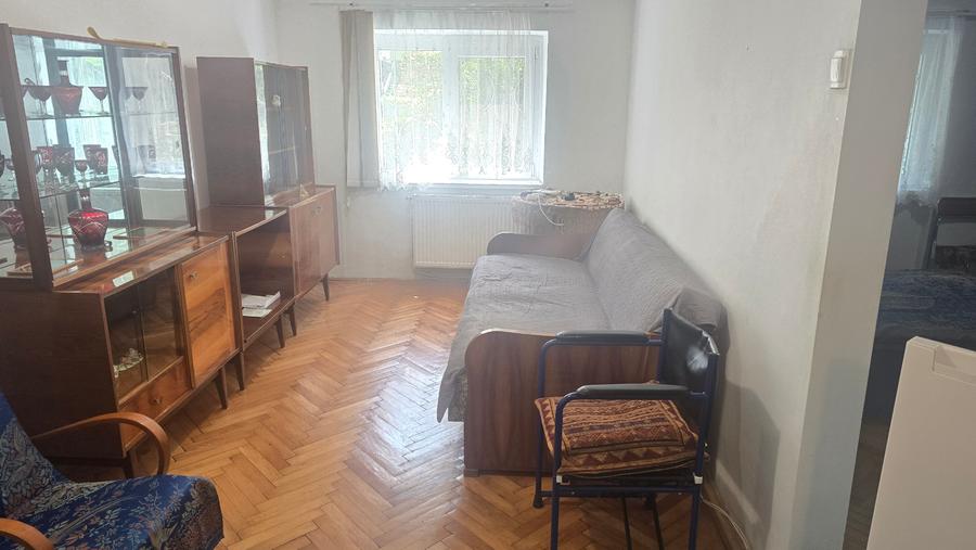 Vand apartament de 3 camere decomandat in Deva, parter, str. Bejan,