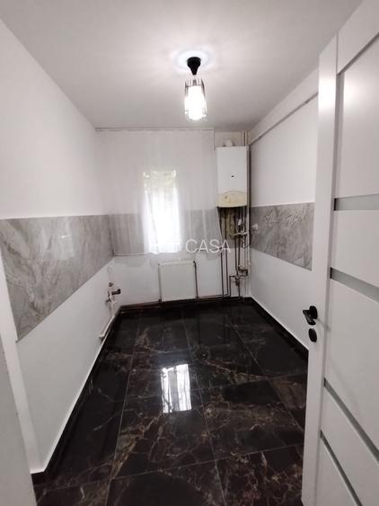 Apartament cu 3 camere, etajul 2/4, zona Tatarasi - 8