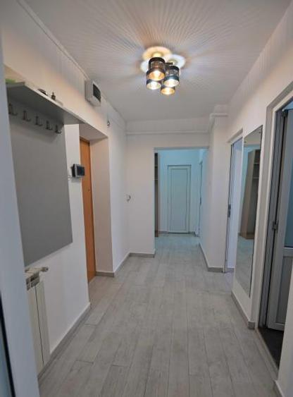 Bulevardul Decebal, stradal, RENOVAT RECENT,metrou Piata Muncii