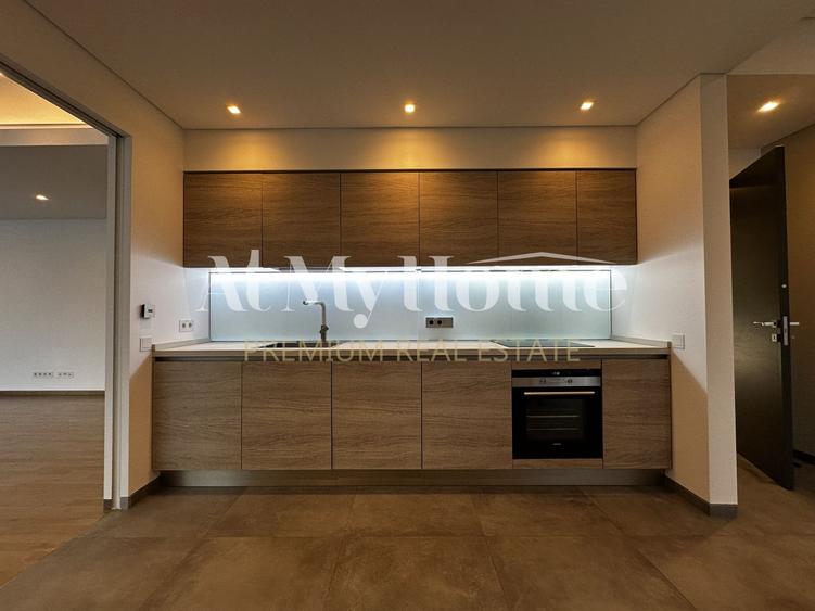 Apartament MODERN cu 4 camere, mobilat partial,finisaje lux, parcare,80mp terasa