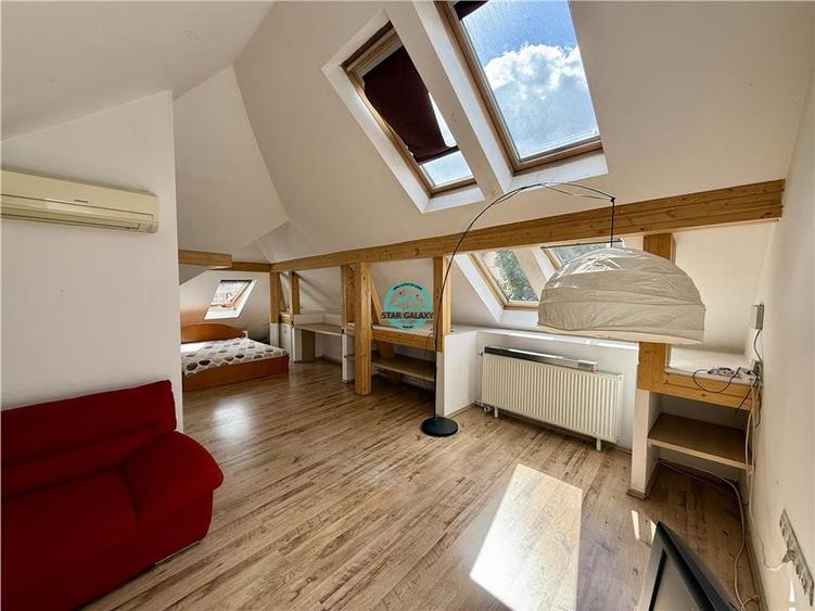 Casa de vanzare de 342 mp, teren 317, zona Semicentrala