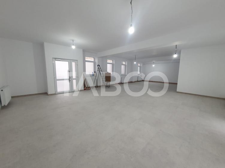 Spatiu comercial la prima inchiriere 105 mp 3 cai de acces DN + curte
