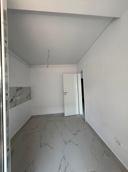 Garsonieră decomandată, compartimentare eficientă, balcon– Etaj 1/6- Comision 0
