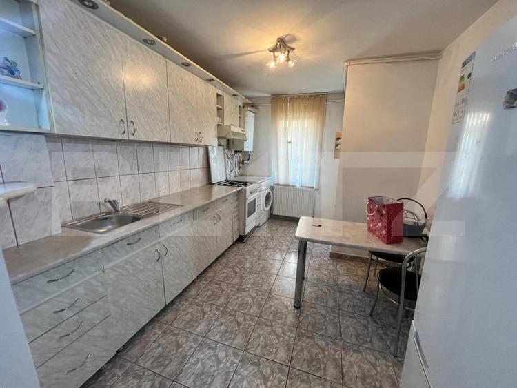Apartament 3 camere, decomandat, parter, zona Sens Vechi