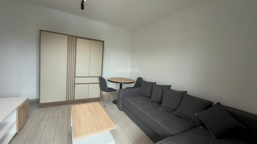 Garsoniera la intrare in Sanpetru langa noul Mall str Sf Stefan nr 2 - 2