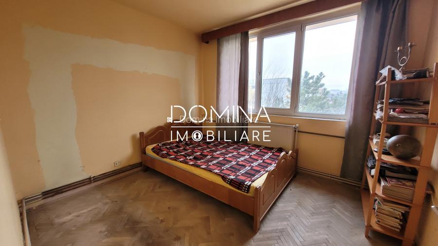 Vânzare apartament 3 camere, situat în Târgu Jiu, strada G-ral Christian Tell - 3