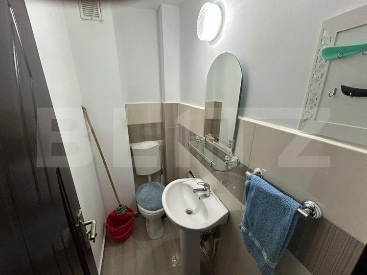 Apartament decomandat cu 3 camere,2 bai, 70 mp, zona Cetate