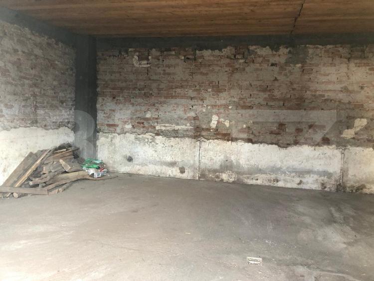 Casa de vanzare, cu 7 camere, 350 mp u & 2850 mp teren