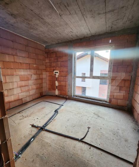 Casa tip duplex semifinisat, 5 camere, 180 mp utili, 270 teren, zona Vivo