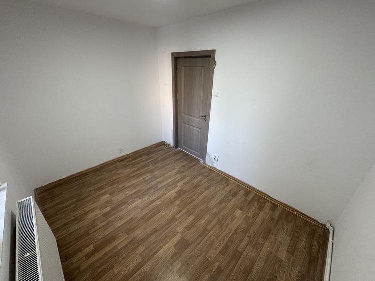 Apartament 3 camere zona Cet