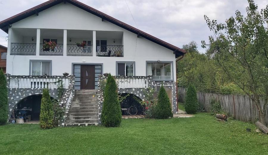 Casă minunata intr-un cadru natural de poveste
