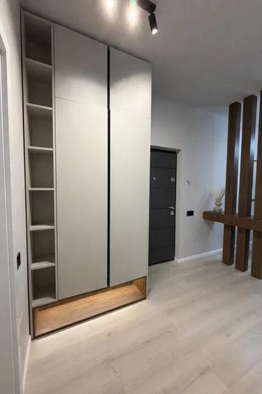 Apartament 2 camere de 52mp plus terasa 12 mp zona : Eroilor