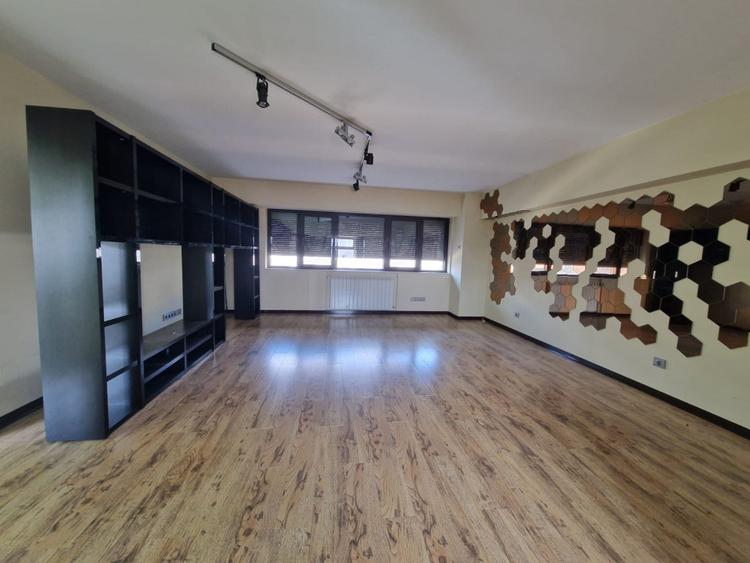 Apartament 3 cam, transformat in 4 camere, Piata Victoriei
