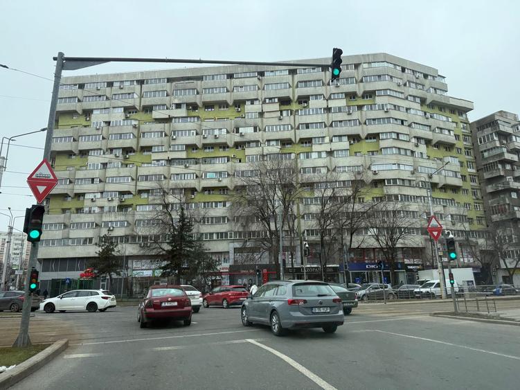Ap 3 cam 90 mp -cu balcon - et 1+loc parcare