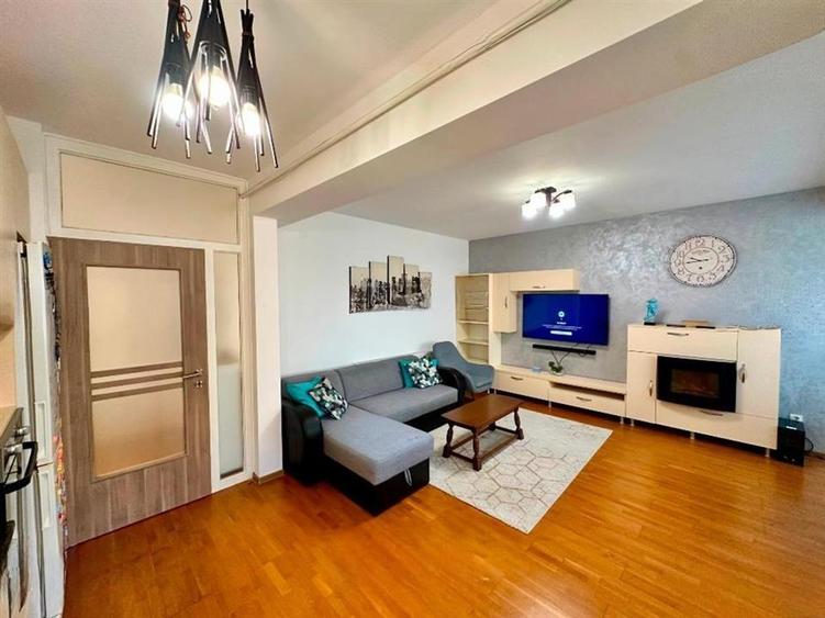 Apartament de vanzare 3 camere / boxă / loc de parcare - Valea Lupului