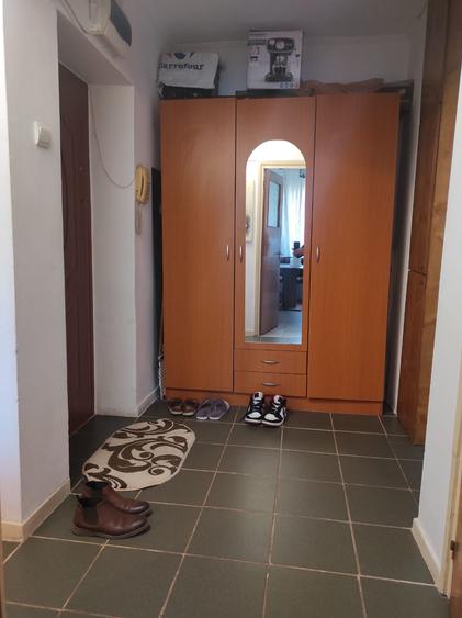 Apartament cu 2 camere decomandat, etajul 3/4, zona Nicolina