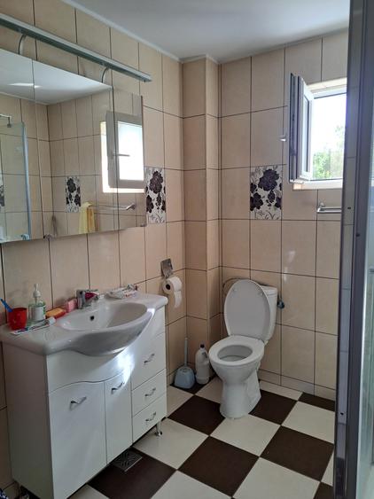Casa-Vila ultrafinisata in regim D+P+E cu toate utilitatile cu 900 mp,teren