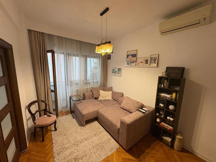 Piata Romana, 2 camere, centrala de bloc