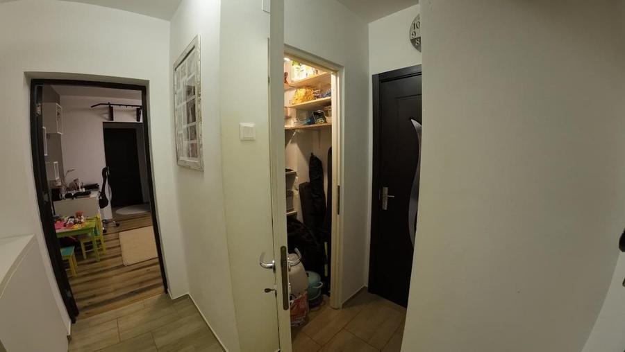 CITY MALL 2 CAMERE,, GAZE, 50 MP PRET 108000 EURO