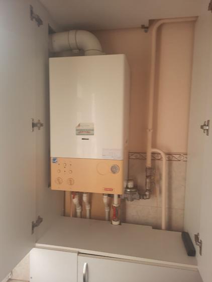 Apartament de vanzare, 3 camere, semidecomandat, 64 mp, Cod 160595