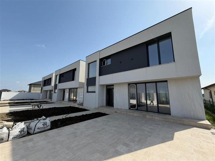 Vila cu o arhitectura aparte de vanzare in Focsani - Cartier Cuza Voda