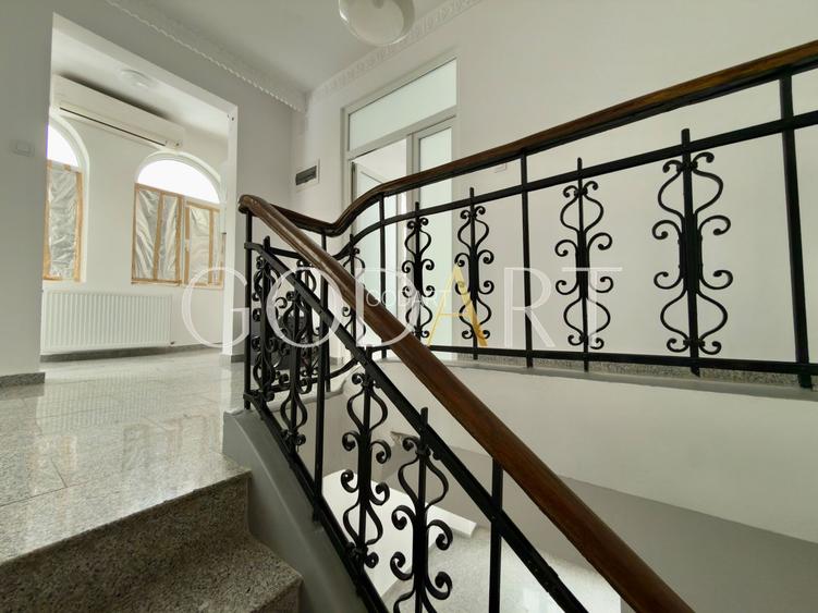 Vila spatioasa | Complet renovată | Central