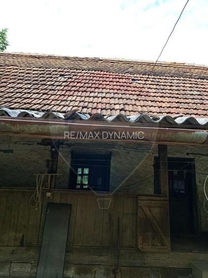 Casă batraneasca Laz comuna Dezna,teren 2800 mp teren - 3