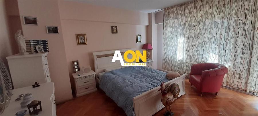 Apartament 3 camere cu scara interioara zona ultracentrala