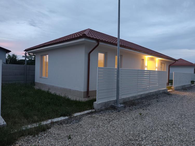 FARA COMISIOANE casa eleganta 3 camere 2 bai PARTER+pod camera tehnica la cheie