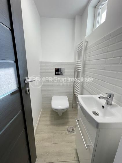 Spatiu comercial 3 incaperi 36mp cu  loc de parcare, Podu Roș, CT - 7