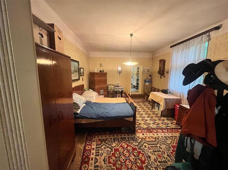 TEREN 1600MP CU CASA 5 CAMERE, SCHEII BRASOVULUI