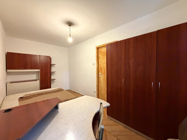 Apartament 3 camere, 50 mp utili, etaj 3, zona Dacia
