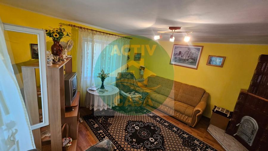 Casa de vanzare su teren de 2.000 mp, Roman Neamt