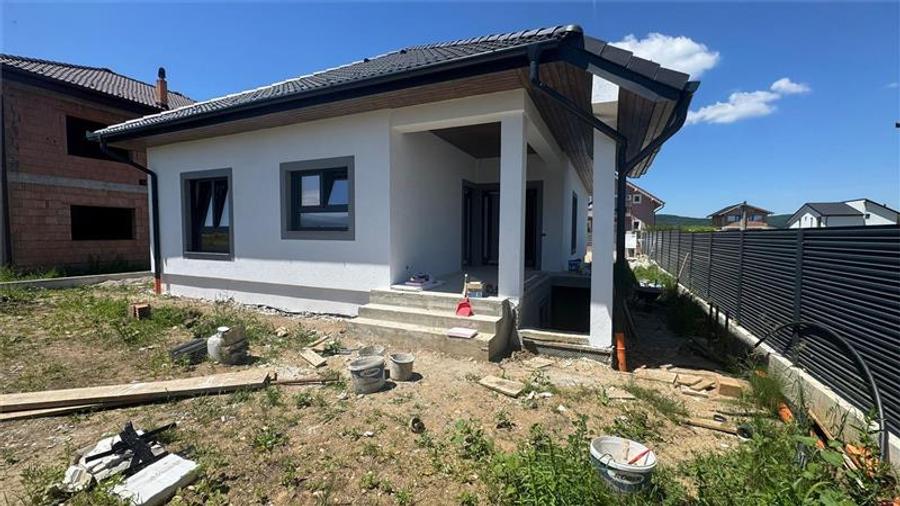 Casa 3 dormitoare pe un singur nivel, teren 560 mp - Cristian