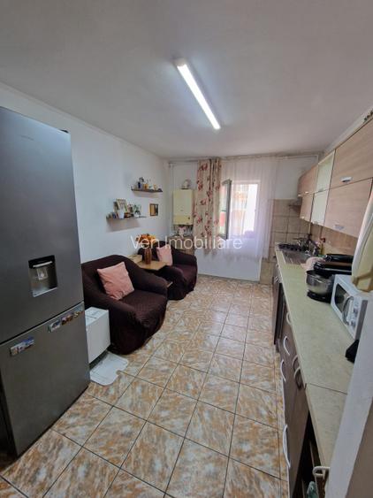 Apartament 3 camere decomandat, et.3, zona sensu vechi - 5